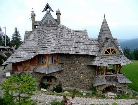 fairytale-cottages-wooden-poland