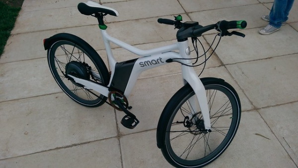 cykno electric bicycle EBYCCO 24'' EB10 Peak 6000W 52V 32Ah Dual Motors Bike for Women and Men Black/White + Rear bag It is equipped with two 2000W motors with a peak power of 6000W Cycrown CycHunter Dual Battery Electric