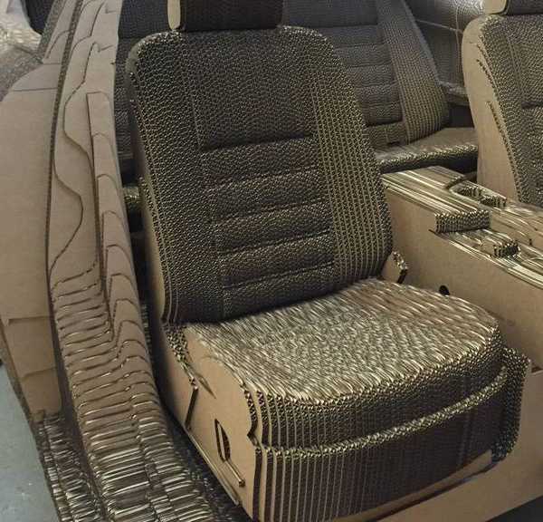 Lexus-cardboard-car-10