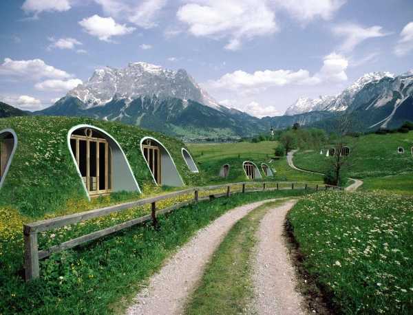 Green-Magic-Hobbit-Homes-1