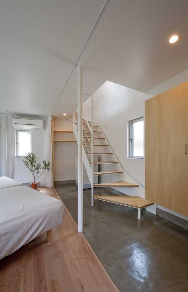 narrow-house-bedroom-1