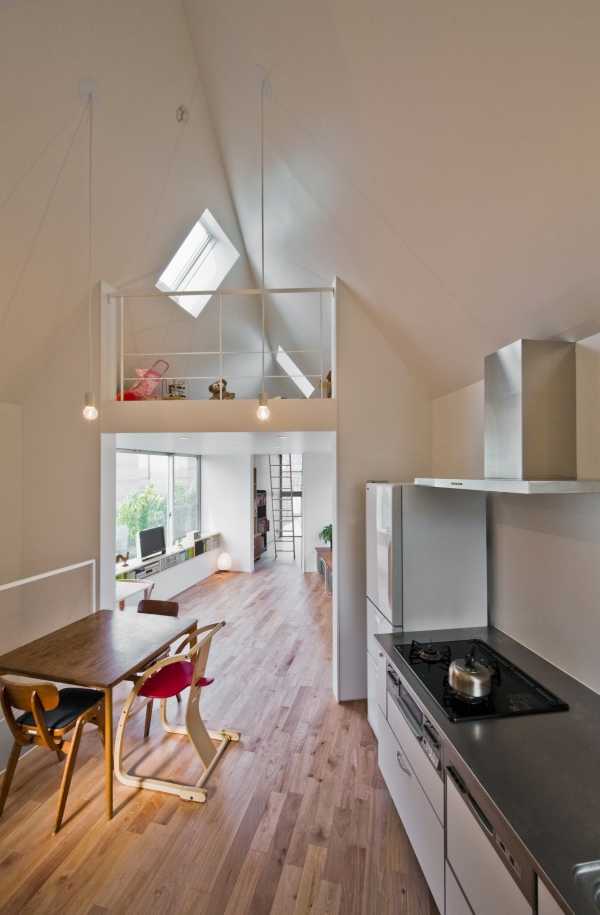 narrow-house-kitchen-2